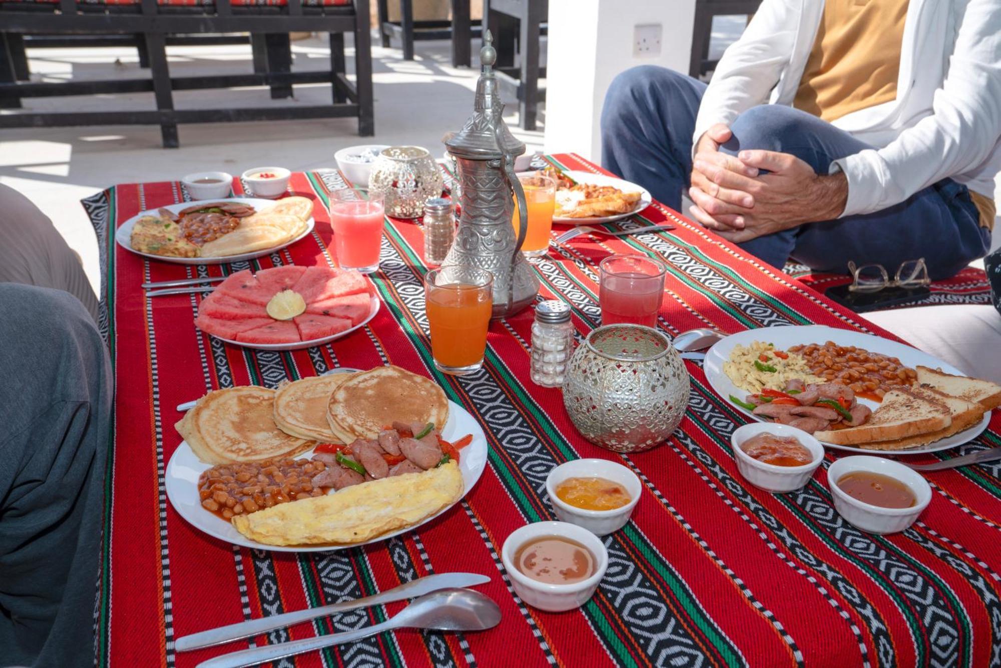 Sama al Wasil Desert Camp Shahiq Bagian luar foto
